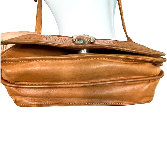 AMERICAN WEST Tooled Crossbody Bag Silver Tone Engraved Flap Over Magnetic Snap - Picture 10 of 10